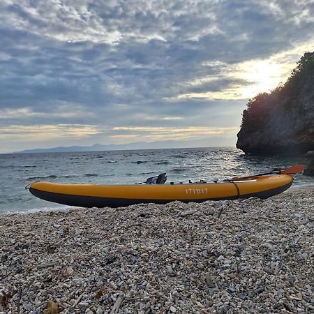 Tinaoog Beach Resort Alad Экстерьер фото